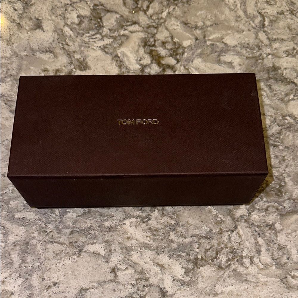 🕶️ Tom Ford Sunglasses Gift Box